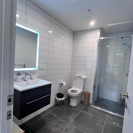 3 Bedroom Apartment In Newmarket Auckland Exterior photo