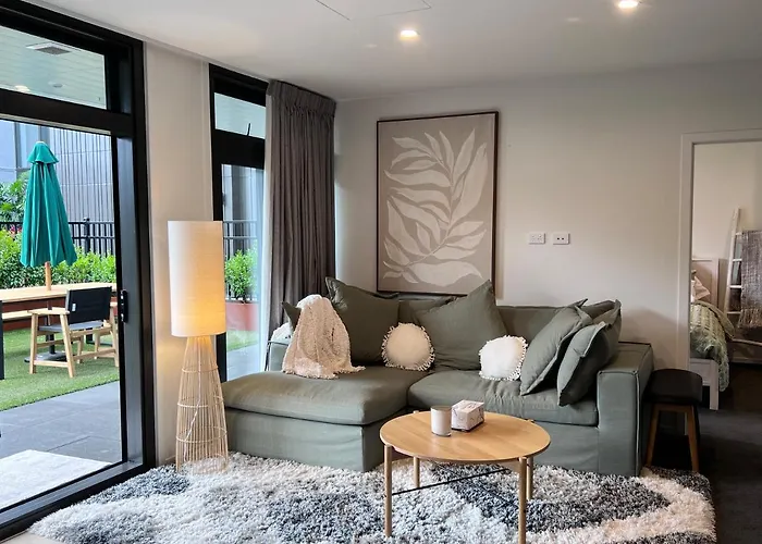 3 Bedroom Apartment In Newmarket